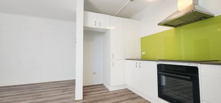 Bright & Stylish Parkside Living l Centennial Park Retreat - Photo 5