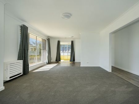 Family Home just a 2 Minute Walk from Centenary Heights State High - Photo 5