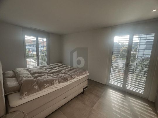 LICHTDURCHFLUTET, WINTERGARTENBALKON, NATURNAH - Foto 1