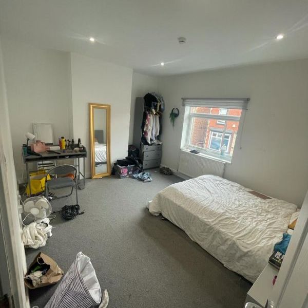 82 Leopold Street - Modern 4 Bed 2 BathLoughborough - Photo 1