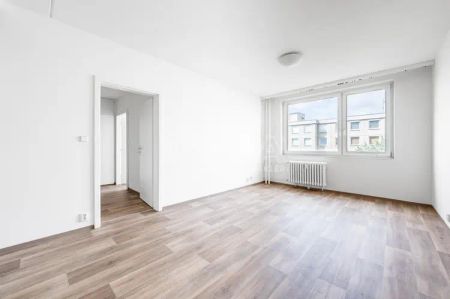 Pronájem světlého bytu, 3+kk s lodžií, Poljanovova, Praha 4 - Photo 4