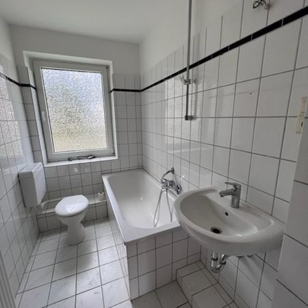 Charmante 3-Zimmer-Etagenwohnung in Herford  50,7 m² mit Badfenster und Gasheizung - Photo 3