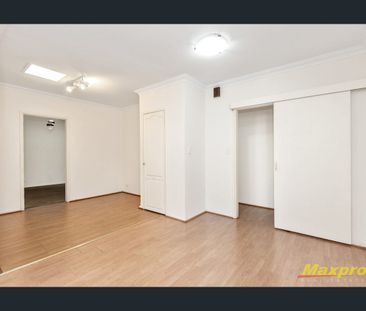 5 Kingfisher Loop, Willetton, WA 6155 - Photo 4