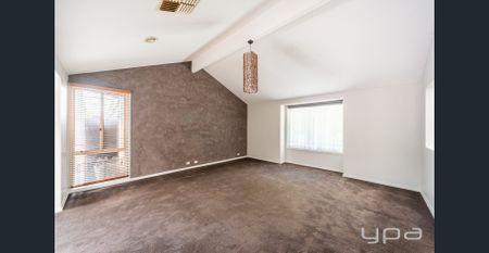 Large Family Home! - Photo 2