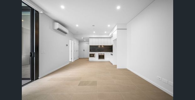 MODERN 1 BED SITUATED IN A DESIGNER COMPLEX WITH TOP FACILITIES - Photo 1