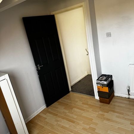 Room in a Shared House, Normanton Spring Road, S13 - Photo 4