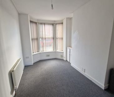 3 Bed Terraced House, Tudor Avenue, CH44 - Photo 4