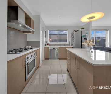 Perfect Family Home in a Quiet & Convenient Location! - Photo 6