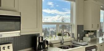 beautifully furnished 2 bedroom suite with amazing view - Photo 2