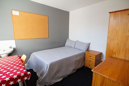 19 Siward Street - Photo 2