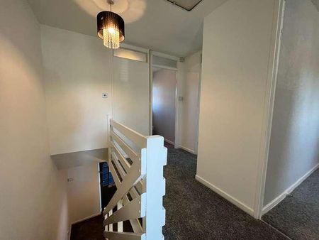 Earlesdon Crescent, Little Hulton, Manchester, M38 - Photo 2