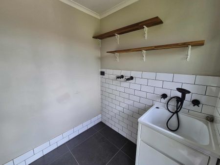 9 Robert Crescent - Photo 5