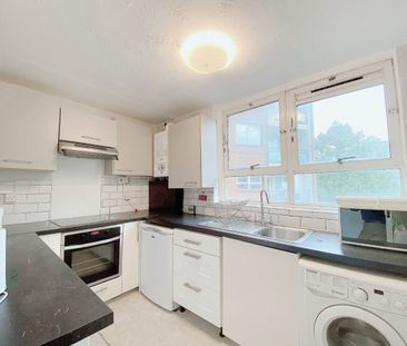 Room in a Shared Flat, Keevil Drive, SW19 - Photo 3