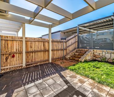 Three Bedroom Terrace in Central Location - Photo 5