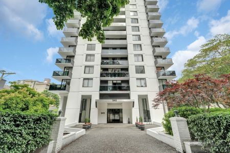 Governor’s Square - Photo 5