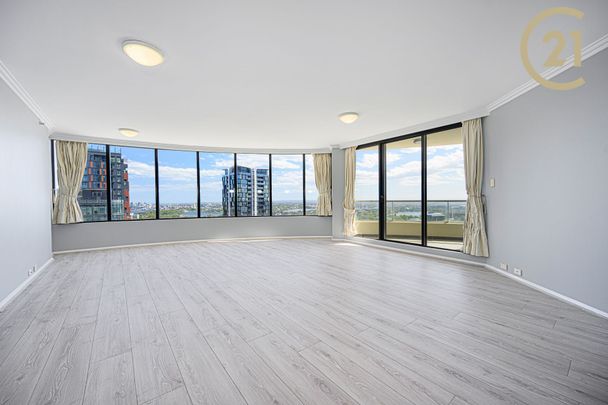 Breathtaking Three-Bedroom Apartment Located in the Central Area of St Leonards with Impeccable View - Photo 1