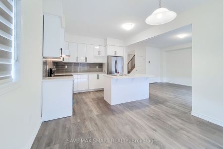 Detached Home For Lease | X8117074 - Photo 4