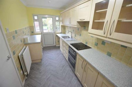 Pembroke Drive, Westlands, Newcastle, ST5 - Photo 3