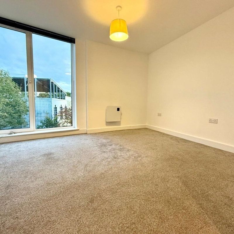 Commercial Road, Poole, Dorset, BH14 - Photo 1