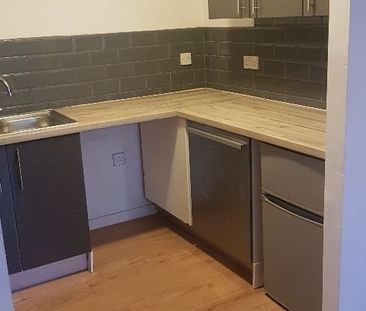 1 Bed Flat, City Road, BS2 - Photo 2