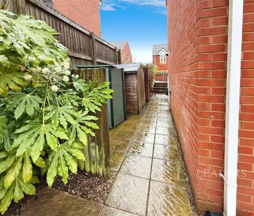 3 bedroom semi-detached house to rent - Photo 6