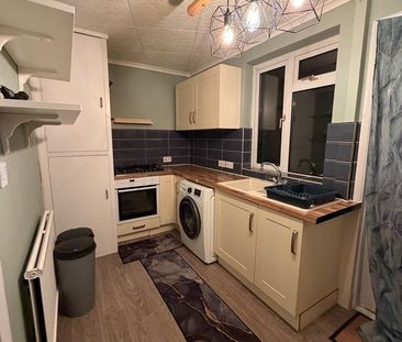 2 Bed Terraced House, Dalton Avenue, CR4 - Photo 6