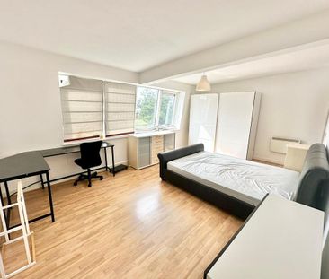 1 bedroom in a flat share to rent - Photo 5