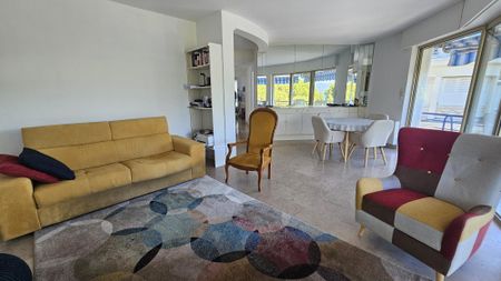Location Appartement 3 pièces 78m² CANNES 06400 - Photo 3