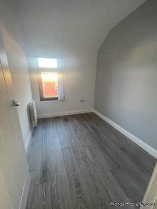 3 bedroom property to rent in Belfast - Photo 5