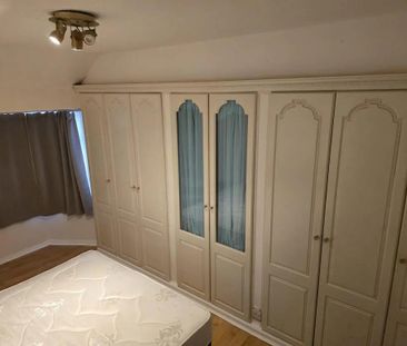 4 bedroom detached house to rent - Photo 4