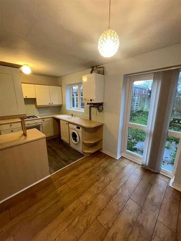 3 bedroom semi-detached house to rent - Photo 5