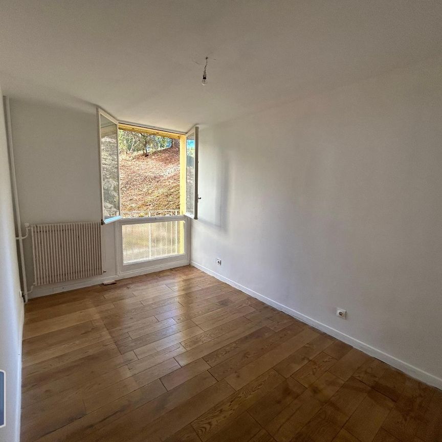 Location Appartement 5 pièces 84m² MARTIGUES 13500 - Photo 1