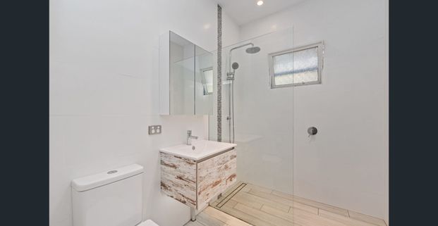 CHARMING DOUBLE FRONTED HOME - Photo 1