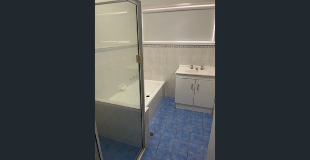 Spacious Three Bedroom Home - Photo 1