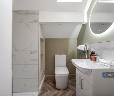 1 bedroom in a house share to rent - Photo 5