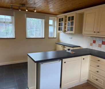 2 bedroom terraced house to rent - Photo 3