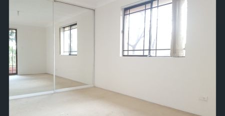 SUPER CONVENIENT - 500 METER FROM HARRIS PARK TRAIN STATION NEAR TO NEW KITCHEN CABINET & TIMBER FLOORING & 2 AC - Photo 2