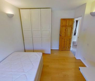 3 bedroom semi-detached house to rent - Photo 6