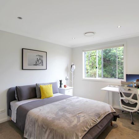 Beautifully appointed 5 bedroom home - Photo 5