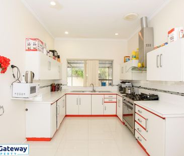 20 Elm Close, CAMILLO WA 6111 - Photo 5