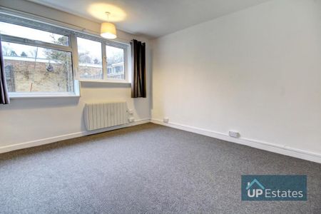 2 bedroom maisonette to rent - Photo 3