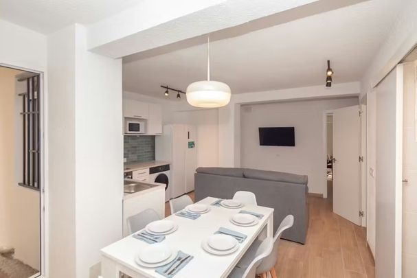 Carrer Olimpia Arozena Torres, Valencia, Valencian Community 46018 - Photo 1