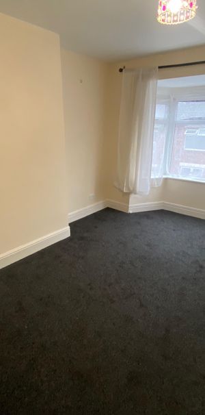 2 bed flat to rent in Canning Street, Benwell, Newcastle upon Tyne, NE4 - Photo 1