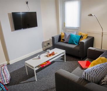 4 bedroom private hall to rent - Photo 2