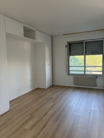 Location Appartement 2 pièces 51m² PARIS 17ème - Photo 2