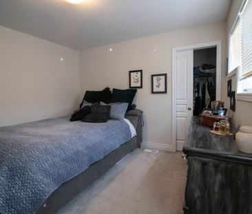 **STUNNING** 3 Bedroom Semi Detached Home in St. Catharines!! - Photo 6