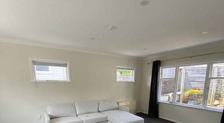 Cutie in Huia - Photo 4