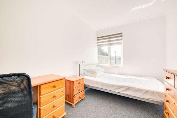 Warwick Road, Canterbury, CT1 - Photo 1