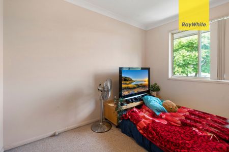 Brilliantly Located Townhouse with Solar - Photo 3