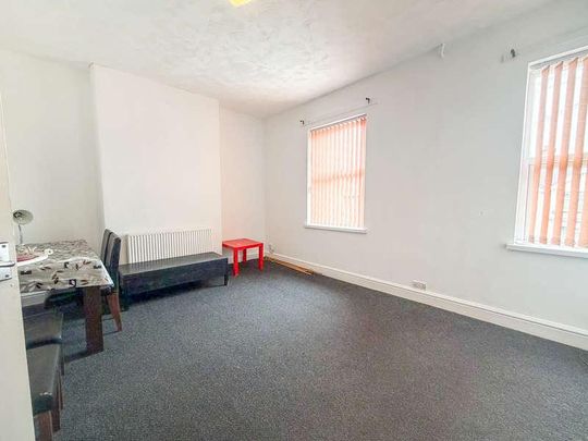 Stourbridge Road, Holly Hall, Dudley, DY1 - Photo 1